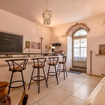The Bar 2 Live In Apartment Chiaramonti
